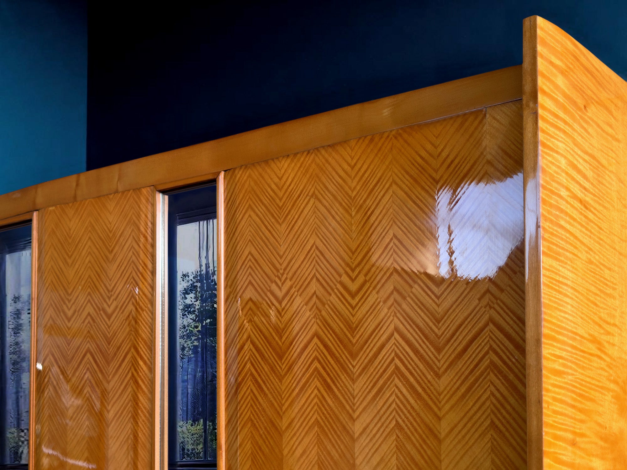 Italian Mid-Century maple Wardrobe with mirrors by Dassi att. Gio Ponti, 1950s